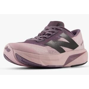 New Balance Women's FuelCell Rebel V4 Running Shoe, 9.5